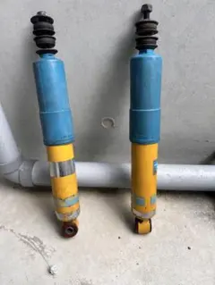 ハイエース ショック ビルシュタイン フロントのみ2本です。美品です BILSTEIN Bilstein B8 ハイエース 200系 2インチダウン車用