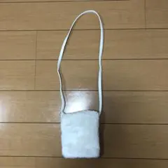 ホワイトファーポシェット