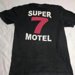TMT SUPER 7 MOTEL Tシャツ