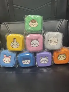 ちいかわ カラビナつき 刺繍スクエアミニポーチ　 全８種