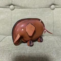 本革製　ブタの貯金箱