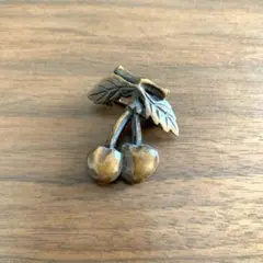 ブローチ　チェリー　さくらんぼ　ウッド　果物