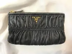PRADA レザーポーチ フラットポーチ 本革 黒 ブラック プラダ