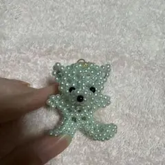 ミントグリーン クマ型ビーズチャーム