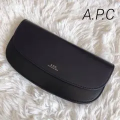 A.P.C アーペーセー Genève ハーフムーン 長財布 ブラック×ネイビー