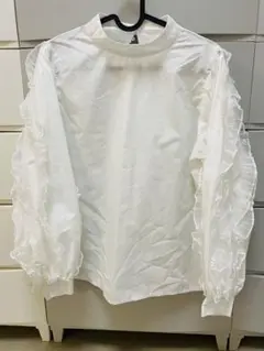 袖フリル　ブラウス