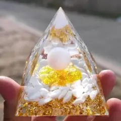 オルゴナイト ピラミッド 健康 金運 白玉 　E