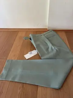 【新品、未使用】トゥモローランド　ミントグリーンパンツ　34サイズ