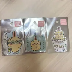 ちいかわ　スマホに貼れるサイズのステッカー　うさぎ　ウラヤハボウズ
