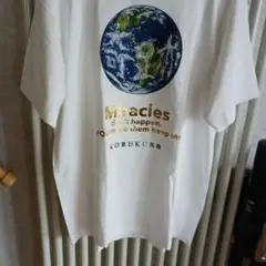 KOBUKURO 地球グラフィック Tシャツ