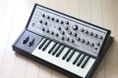 MOOG SUB PHATTY サイドパネル換装済 Moog Little & Sub Phatty sidepanels (solid walnut) - 2 Many