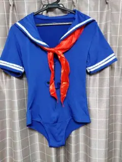 青いセーラー襟ワンピース水着