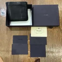 プラダ　二つ折り財布　箱、付属品、保証書、有り