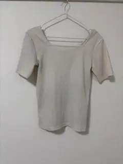 スクエアネック トップス 白 AZUL