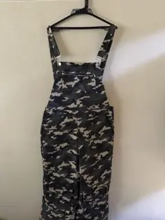 迷彩柄サスペンダー付きオーバーオール