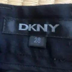 DKNY ストレートパンツ 28サイズ 黒