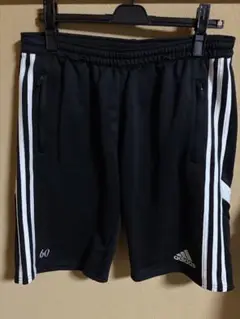 adidas ハーフパンツ 黒