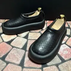美品　厚底　スリッポン　ローファー　24cm プラットフォーム　バックジップ　黒