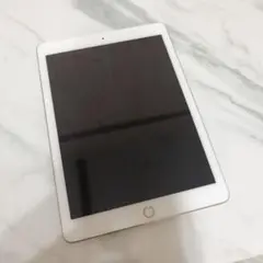 iPadAir2 16gb ゴールド　 画面にひび割れあり