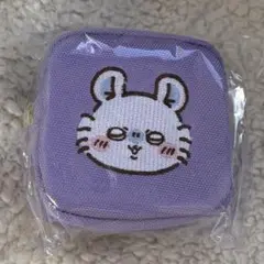 ちいかわ カラビナつき刺繍スクエアミニポーチ　モモンガ