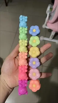 カラフルな花とクマのヘアクリップセット