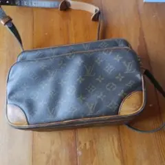 Louis Vuitton ショルダーバッグ ダークブラウン