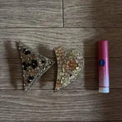 三角形とハート型のヘアクリップ