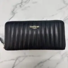 COACH ブラック キルティング 長財布