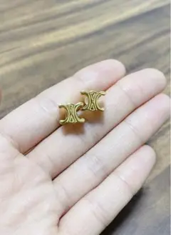 セリーヌ ピアス
