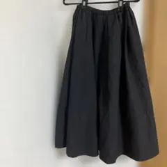 ミラオーウェン　黒いフレアスカート しわ加工