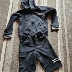 コムサイズム　フード付き黒ジャージセット　130cm前後