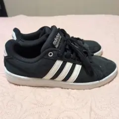 adidas ブラック スニーカー