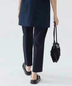 IENA　ネイビー　タイプライタークロップドパンツ