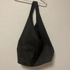 黒のショルダーバッグ