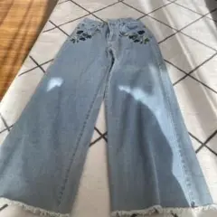 刺繍入りライトブルーデニムパンツ M