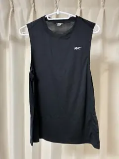 Reebok ブラック タンクトップ