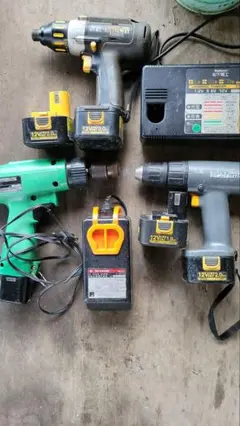 電動ドリル3点セット 12V本体＆充電器のみジャンク部品取り