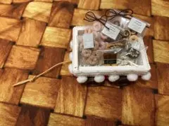 Item thumbnail for item 670b6661-b89c-401d-990c-be2c60f28041