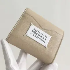 メゾンマルジェラ(Maison Margiela)カレンダータグ 三つ折り財布