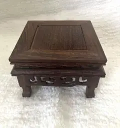 【美品】木製の彫刻置物