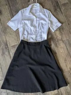 事務服　半袖シャツ　ブラックスカート