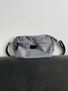 【スーツカンパニー】グレー　ボディバッグ