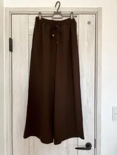 【新品】しまむら　lutique リラックス ドロスト ワイドパンツ ブラウン