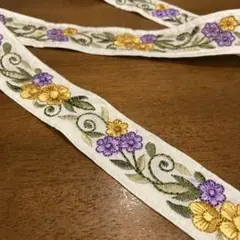 インド刺繍リボン　白