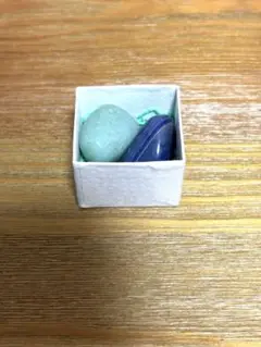 エメラルドとアメジスト