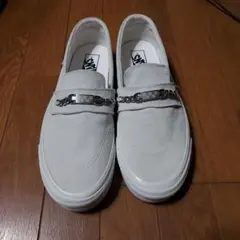 Item thumbnail for item 02c3a691-e0a1-4acb-b55b-ee42b9b61258