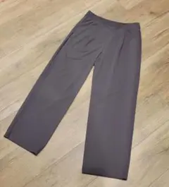 ユニクロ　クレープジャージーストレートパンツ　難あり