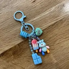 【ハンドメイド】じゃらじゃらキーホルダー　水色　くま　おかし
