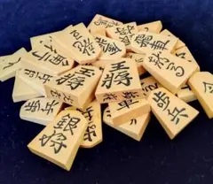 ★新品仕上虎斑混り★光花作・一字彫・黄楊将棋駒・本砥ぎ仕上カスタマイズ作品 光花作・一字彫・虎斑混 黄楊将棋駒・本砥ぎ仕上カスタマイズ