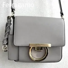 u003c美品u003eFerragamo ショルダーバッグ